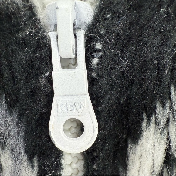 ARTESANIAS Tuntaquimba Native American Wolf print Wool Full Zip sweater jacket M - Picture 4 of 12